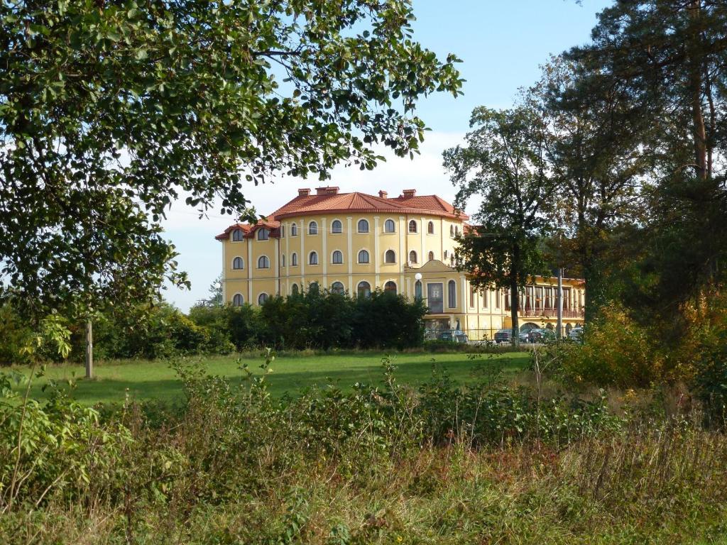 Hotel Krolewski ยานุฟ ลูเบลสกี ภายนอก รูปภาพ