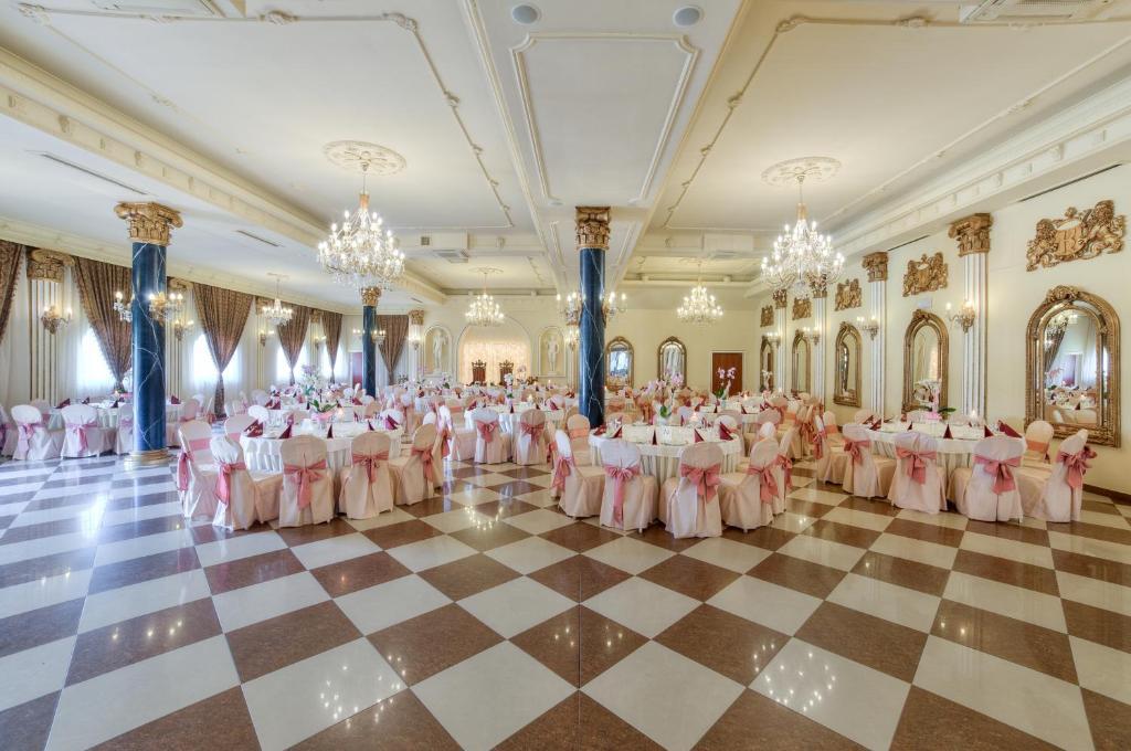Hotel Krolewski ยานุฟ ลูเบลสกี ภายนอก รูปภาพ