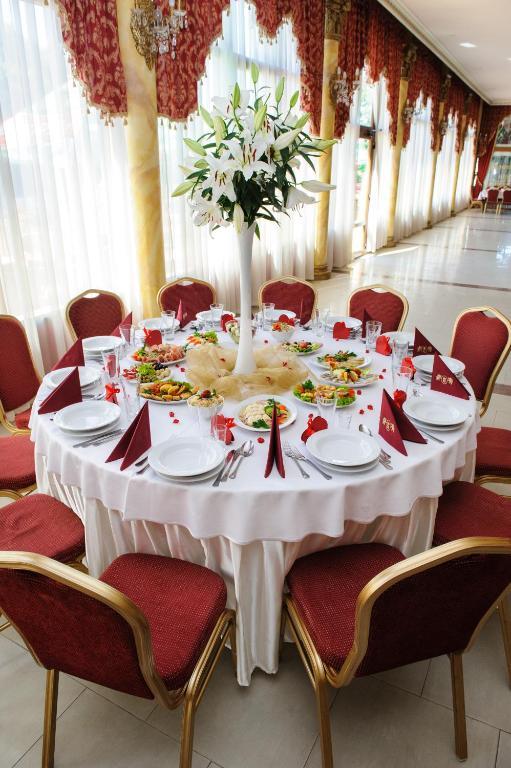 Hotel Krolewski ยานุฟ ลูเบลสกี ภายนอก รูปภาพ