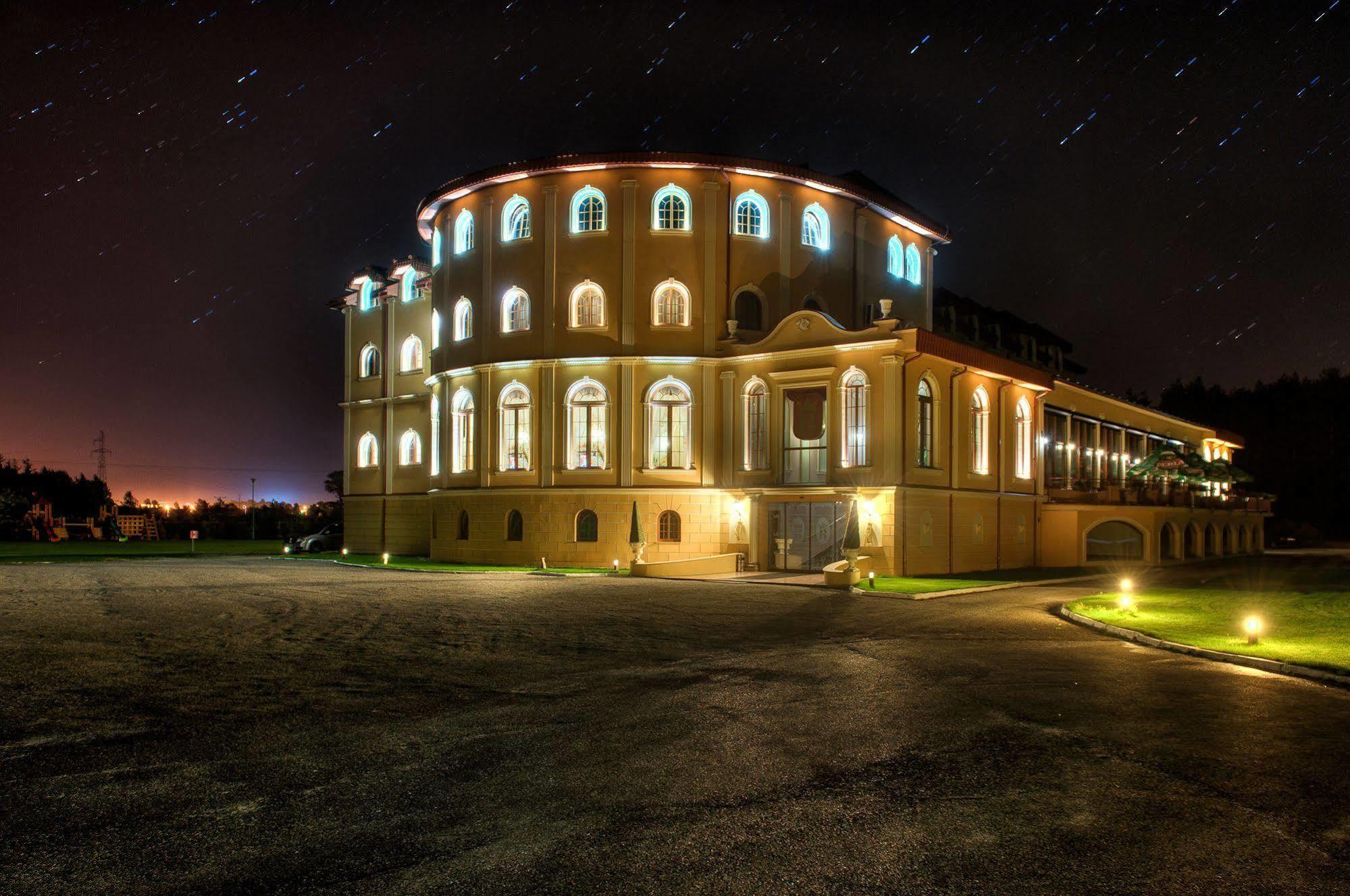 Hotel Krolewski ยานุฟ ลูเบลสกี ภายนอก รูปภาพ